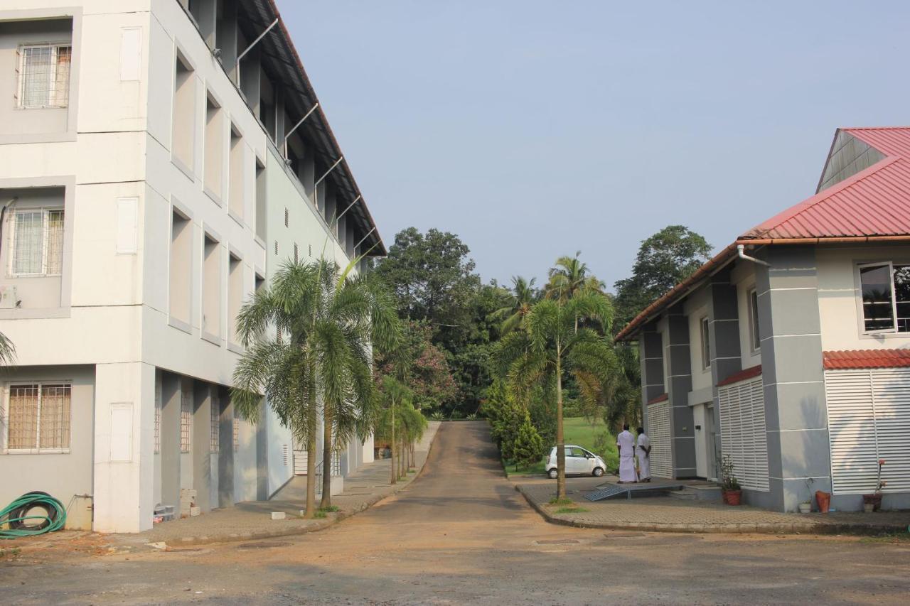 Angamaly Convention Centre Hotel Kochi Exterior photo