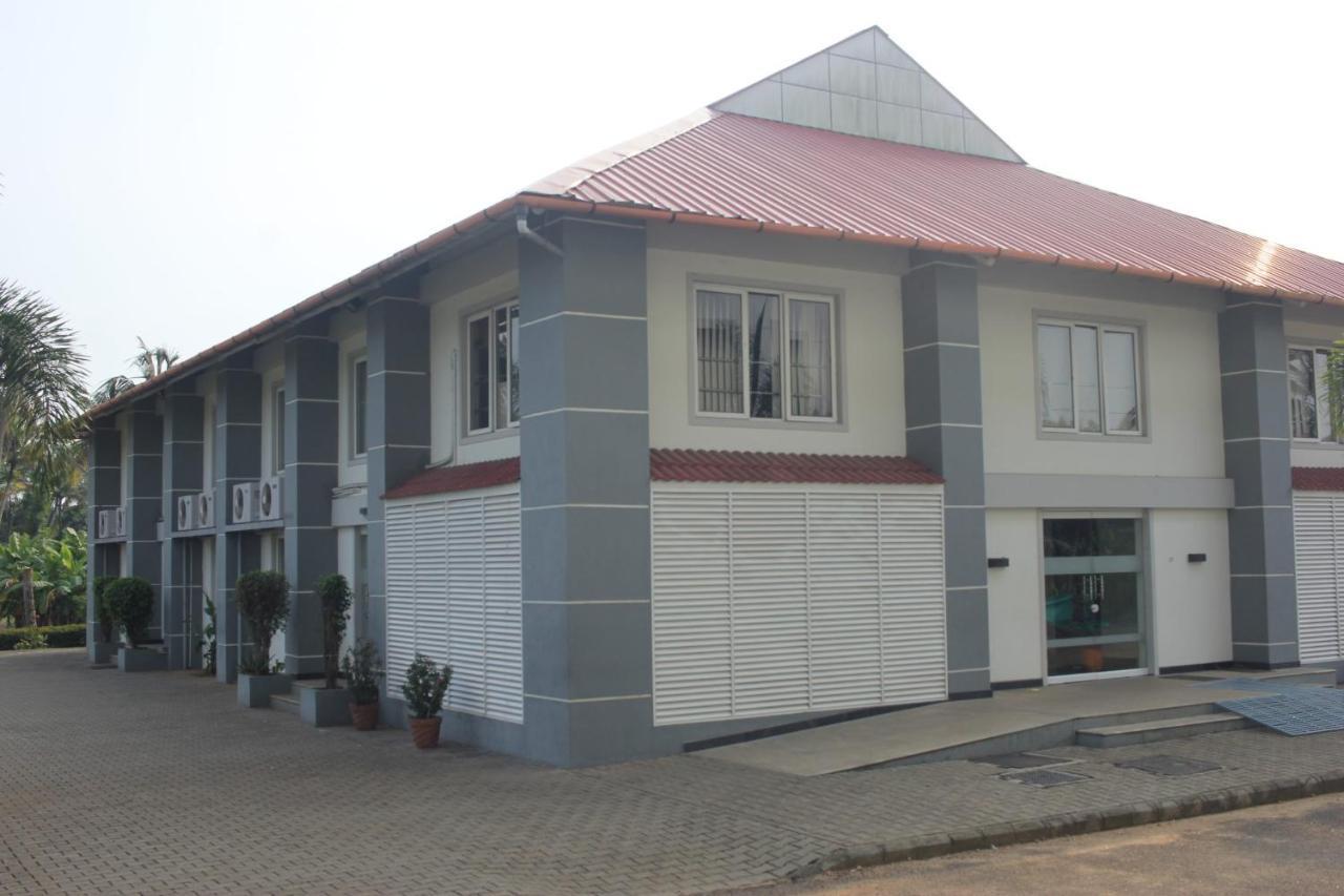 Angamaly Convention Centre Hotel Kochi Exterior photo