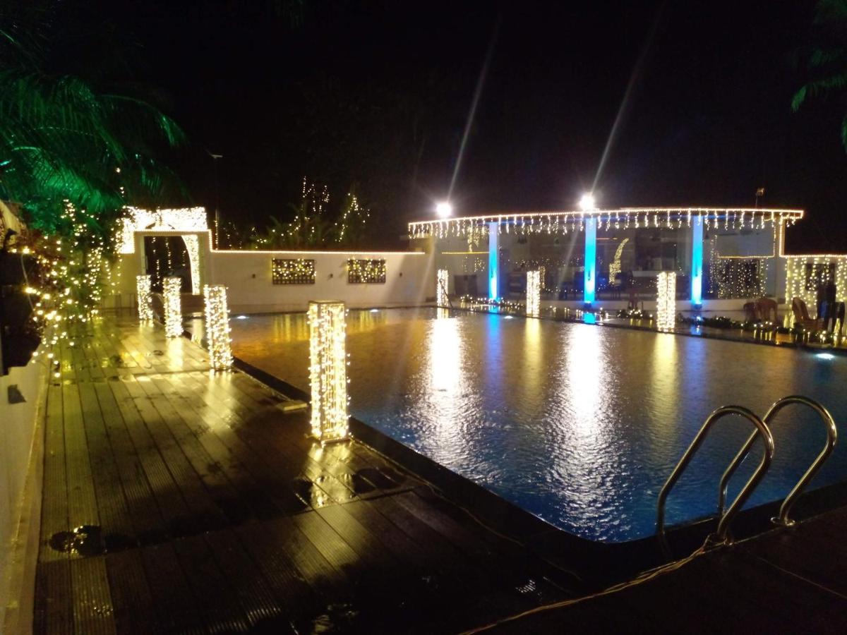 Angamaly Convention Centre Hotel Kochi Exterior photo