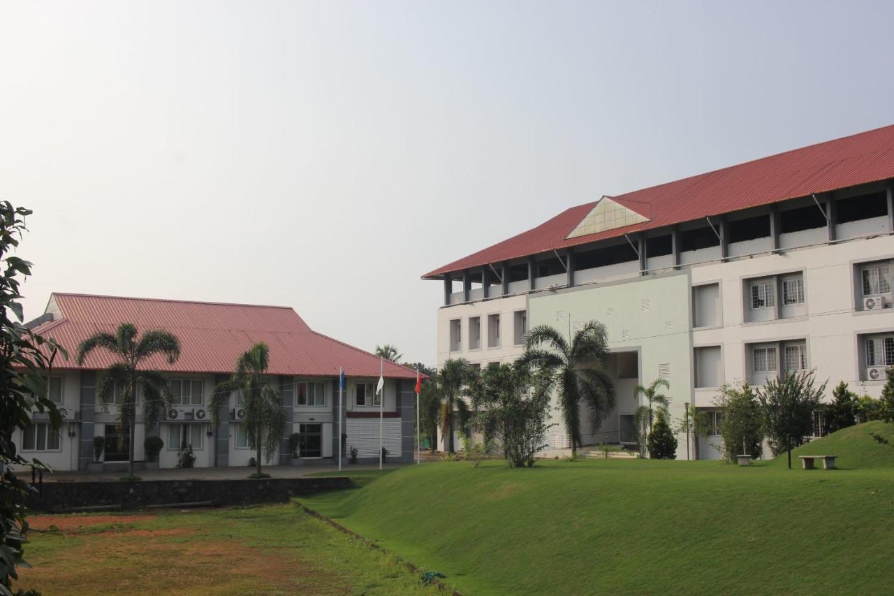 Angamaly Convention Centre Hotel Kochi Exterior photo