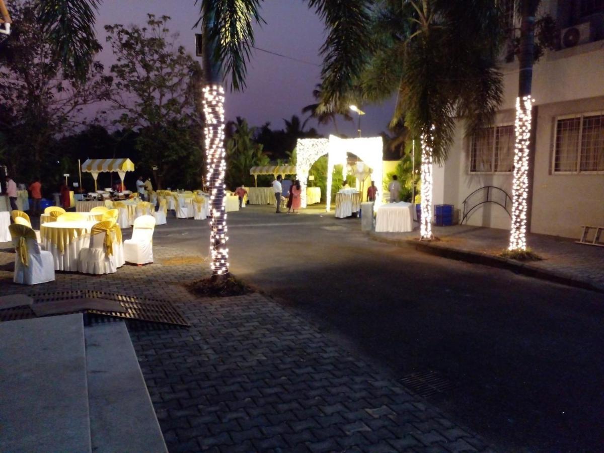Angamaly Convention Centre Hotel Kochi Exterior photo
