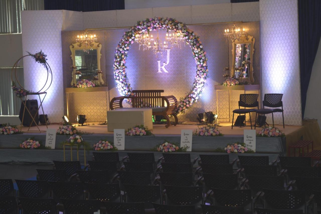 Angamaly Convention Centre Hotel Kochi Exterior photo